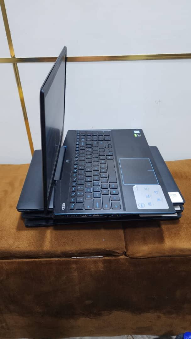Dell G3 15 3590 Gaming Laptop view 3